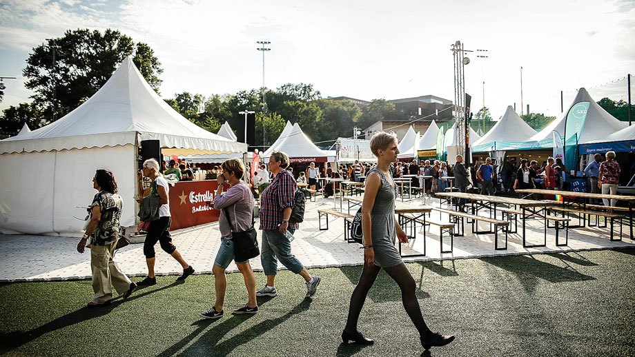 Uthyrning av partytält Stockholm | Hyr tält av Frans August Uthyrning av partytält Stockholm | Hyr tält av Frans August